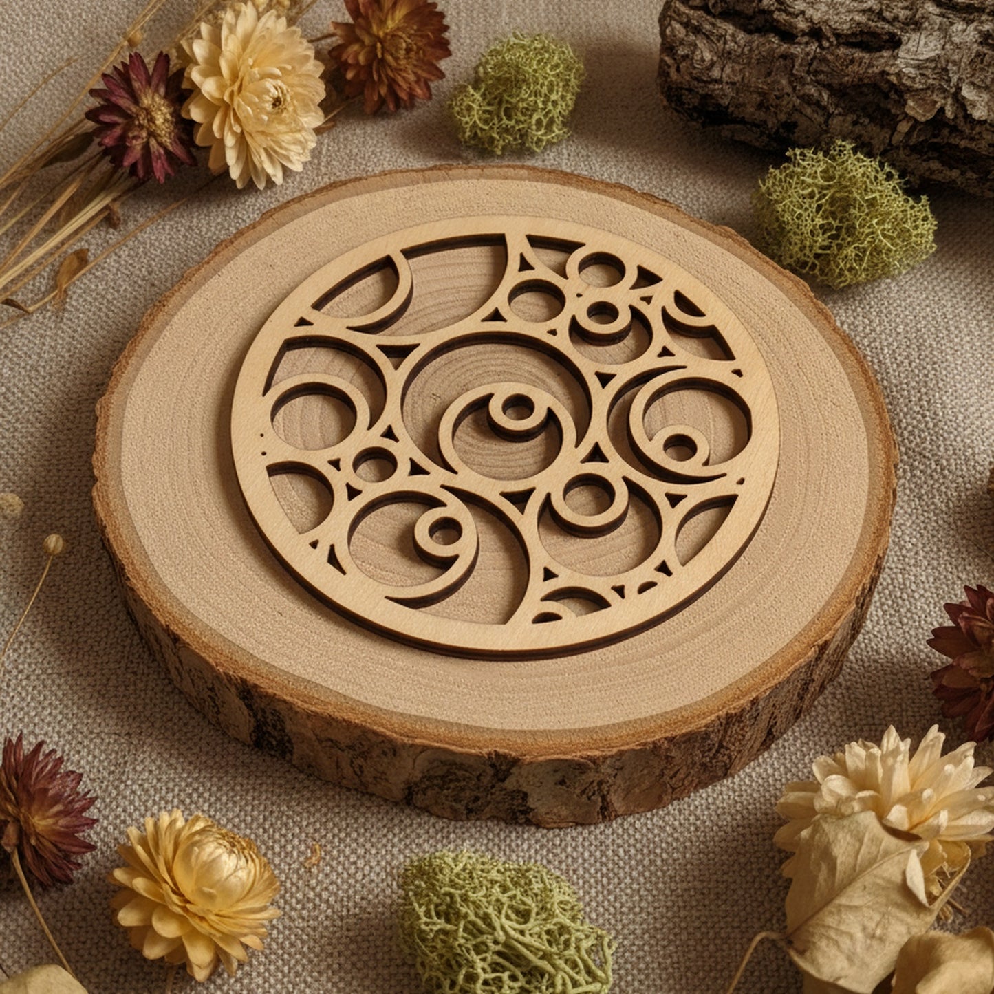 Untersetzer Spiralen mit Trockenblumen und Holz